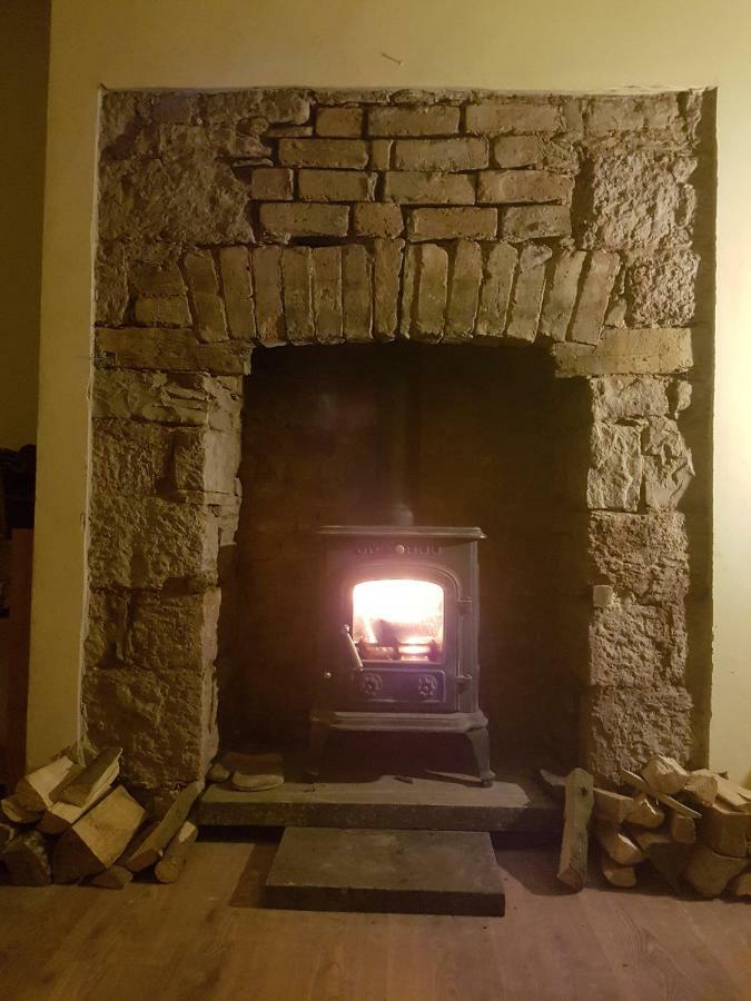 'Yellow Wood Micro Hostel-Eco Urban Bothy Style Very Basic But Cosy Redecorating But Cheap & Friendly Quiet Time Lockout 11Pm-7Am Bring Towel Or Hire Brecon Exterior foto